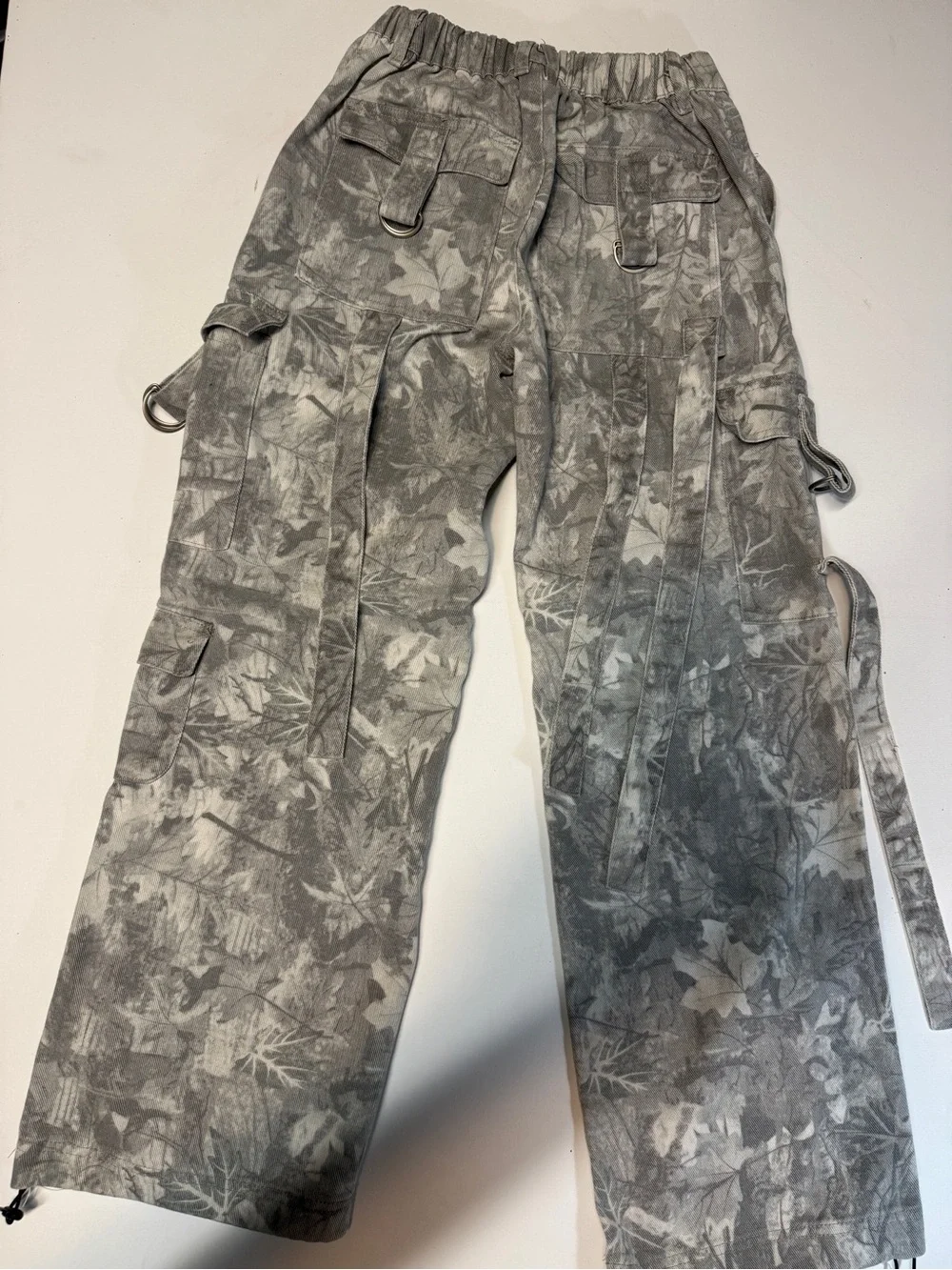 Source Unknown Gray Camouflage Wide Leg Cargo Pants